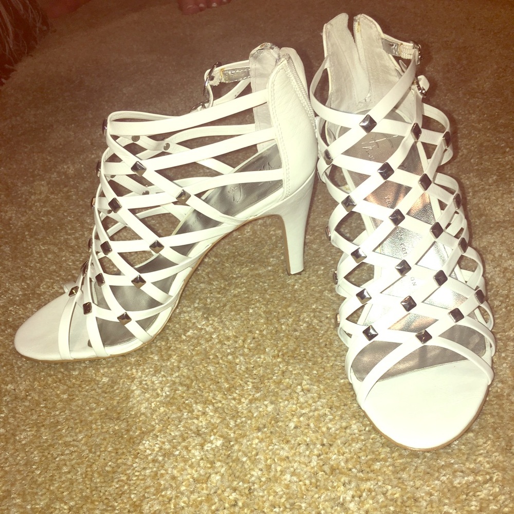 Franco Sarto the artist’s collection white savan